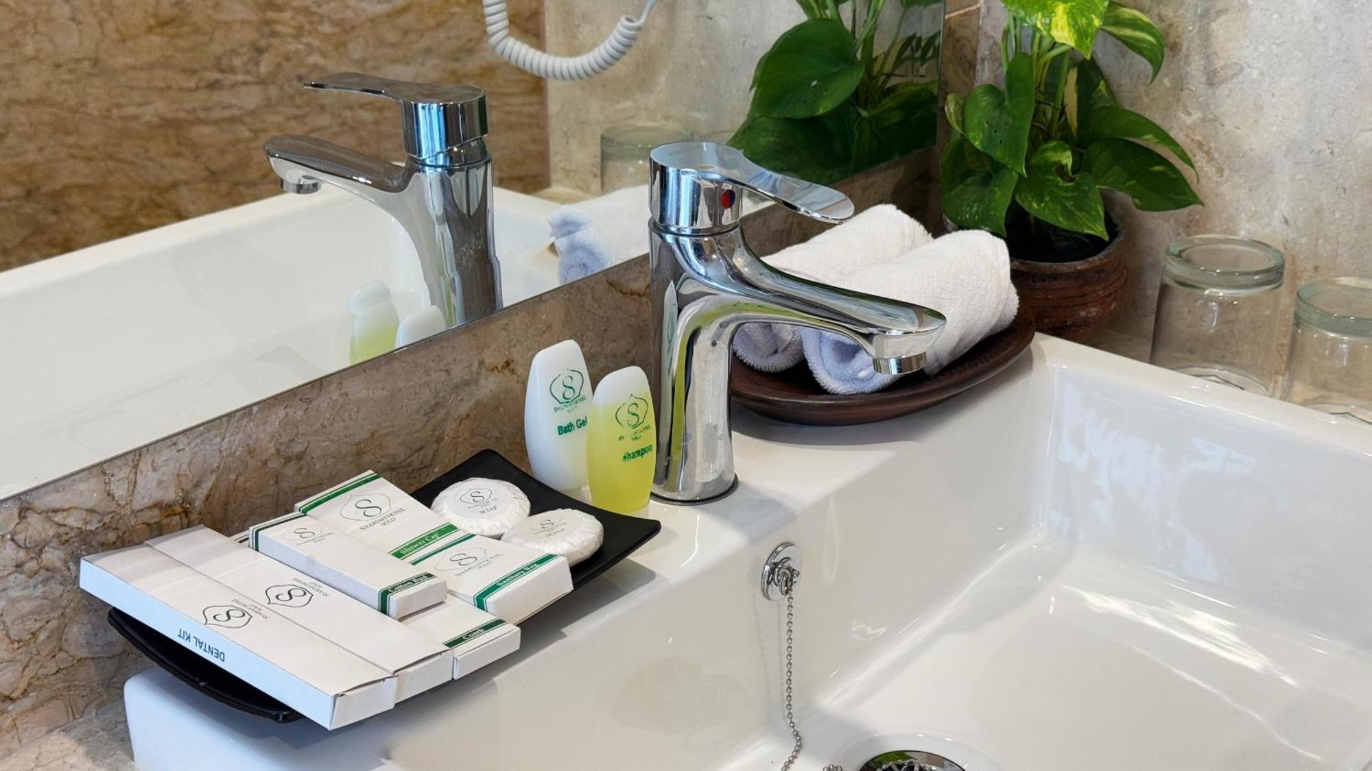 Lorin Syariah Solo Hotel Ngoại thất bức ảnh